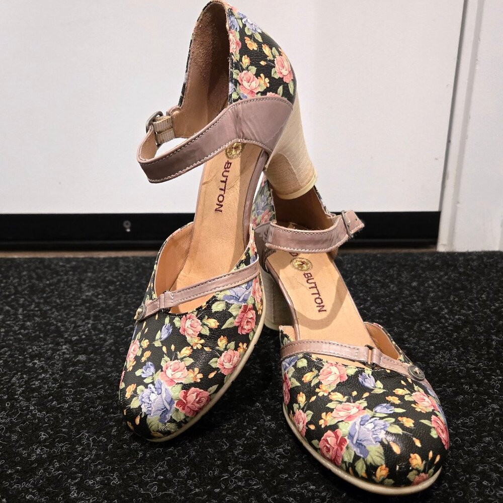 Gold Button Vintage Floral Print Leather Mary Janes - 38